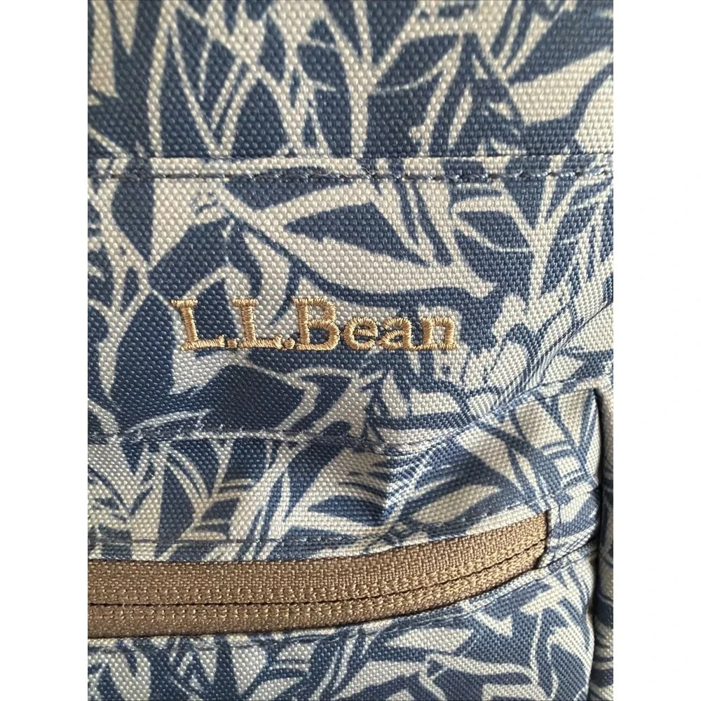 LL Bean Rolling Tote Excellent Condition OLA007